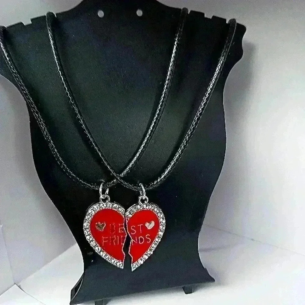 Best friends hear necklaces